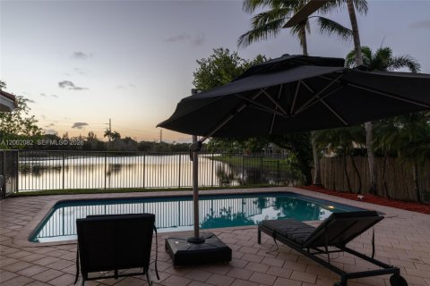 Villa ou maison à vendre à Weston, Floride: 5 chambres, 253.81 m2 № 2189487 - photo 6