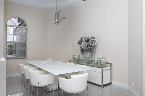Villa ou maison à vendre à Weston, Floride: 5 chambres, 253.81 m2 № 2189487 - photo 18
