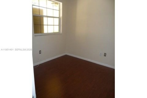 Снять в аренду кондоминиум в Пемброк-Пайнс, Флорида 2 спальни, 79.34м2, № 2006450 - фото 20