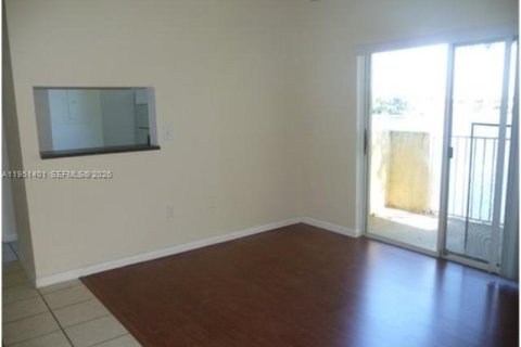 Снять в аренду кондоминиум в Пемброк-Пайнс, Флорида 2 спальни, 79.34м2, № 2006450 - фото 24