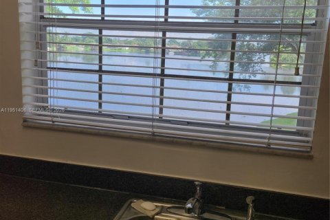 Снять в аренду кондоминиум в Пемброк-Пайнс, Флорида 2 спальни, 79.34м2, № 2006450 - фото 8