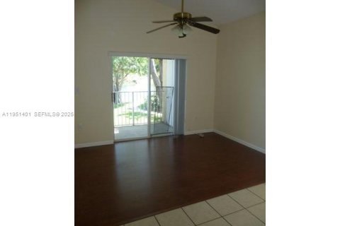 Снять в аренду кондоминиум в Пемброк-Пайнс, Флорида 2 спальни, 79.34м2, № 2006450 - фото 22