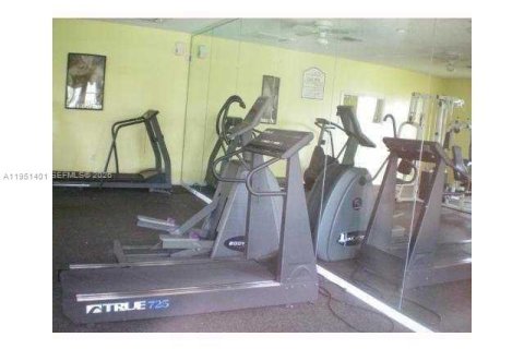 Снять в аренду кондоминиум в Пемброк-Пайнс, Флорида 2 спальни, 79.34м2, № 2006450 - фото 26