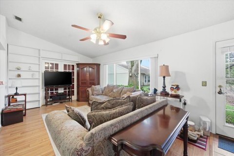 House in New Port Richey, Florida 2 bedrooms, 172.33 sq.m. № 2100871 - photo 22