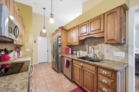 House in New Port Richey, Florida 2 bedrooms, 172.33 sq.m. № 2100871 - photo 13