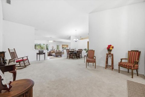 House in New Port Richey, Florida 2 bedrooms, 172.33 sq.m. № 2100871 - photo 7