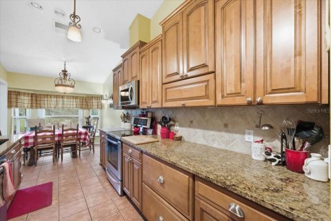 House in New Port Richey, Florida 2 bedrooms, 172.33 sq.m. № 2100871 - photo 16