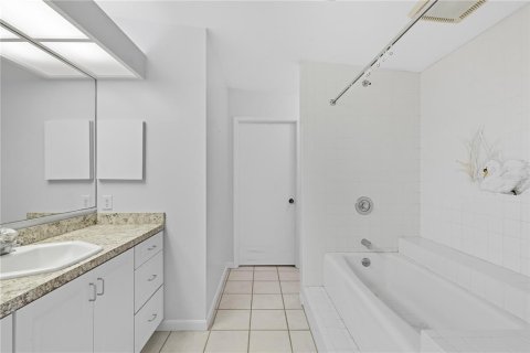 Villa ou maison à vendre à Sarasota, Floride: 4 chambres, 172.43 m2 № 1894845 - photo 14