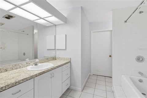 Villa ou maison à vendre à Sarasota, Floride: 4 chambres, 172.43 m2 № 1894845 - photo 13