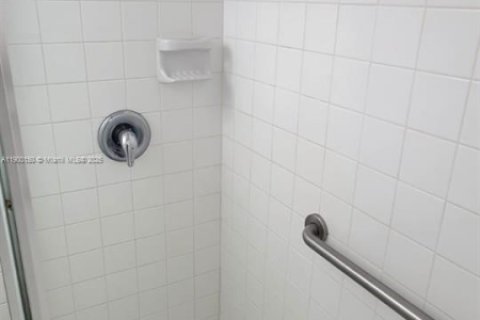 Condominio en alquiler en West Palm Beach, Florida, 1 dormitorio, 57.13 m2 № 2018204 - foto 23