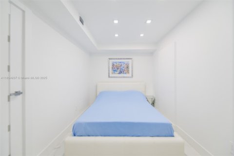 Снять в аренду кондоминиум в Халландейл-Бич, Флорида 1 спальня, 80.82м2, № 1962624 - фото 13