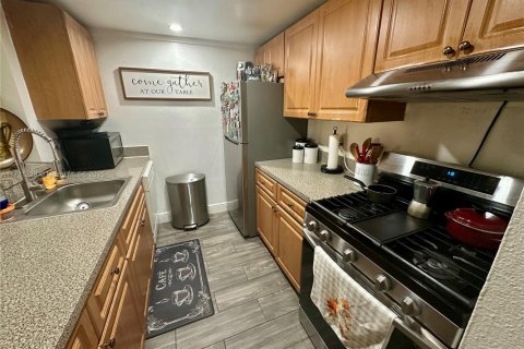 Condominio en venta en Hialeah, Florida, 2 dormitorios, 103.96 m2 № 1668421 - foto 4
