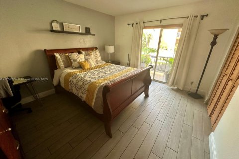 Condominio en venta en Hialeah, Florida, 2 dormitorios, 103.96 m2 № 1668421 - foto 18