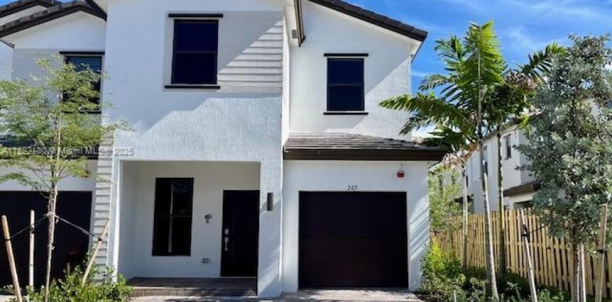 Touwnhouse à Pembroke Pines, Floride 4 chambres, 161.84 m2 № 1783865