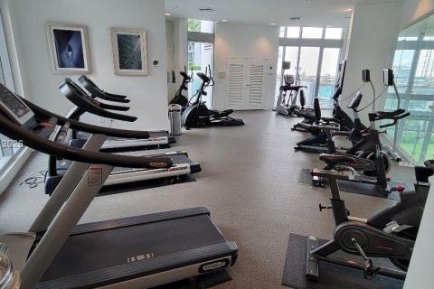 Condominio en alquiler en Miami, Florida, 1 dormitorio, 65.4 m2 № 2011420 - foto 18