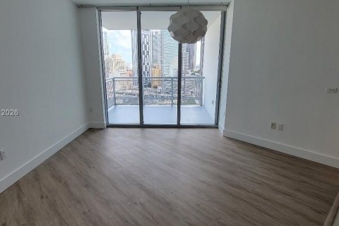 Condominio en alquiler en Miami, Florida, 1 dormitorio, 65.4 m2 № 2011420 - foto 2