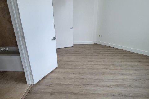 Condominio en alquiler en Miami, Florida, 1 dormitorio, 65.4 m2 № 2011420 - foto 7