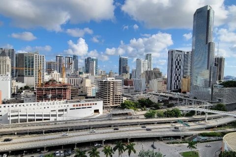 Condominio en alquiler en Miami, Florida, 1 dormitorio, 65.4 m2 № 2011420 - foto 12