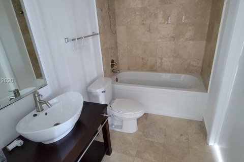 Condominio en alquiler en Miami, Florida, 1 dormitorio, 65.4 m2 № 2011420 - foto 8