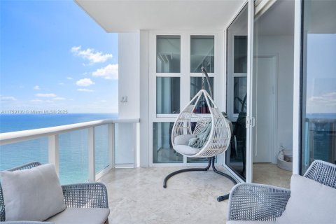 Condo in Sunny Isles Beach, Florida, 3 bedrooms  № 1576799 - photo 28
