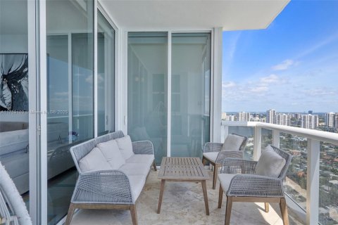 Condo in Sunny Isles Beach, Florida, 3 bedrooms  № 1576799 - photo 29