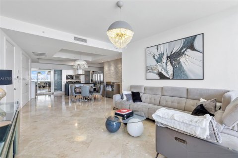 Condo in Sunny Isles Beach, Florida, 3 bedrooms  № 1576799 - photo 10