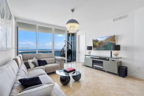 Condo in Sunny Isles Beach, Florida, 3 bedrooms  № 1576799 - photo 9