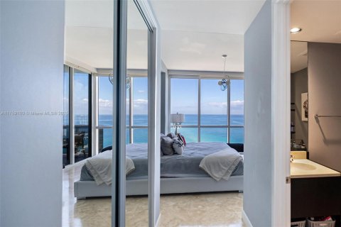 Condo in Sunny Isles Beach, Florida, 3 bedrooms  № 1576799 - photo 30