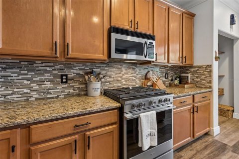Townhouse in Tampa, Florida 3 bedrooms, 178.93 sq.m. № 2101625 - photo 13