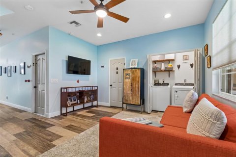 Townhouse in Tampa, Florida 3 bedrooms, 178.93 sq.m. № 2101625 - photo 9