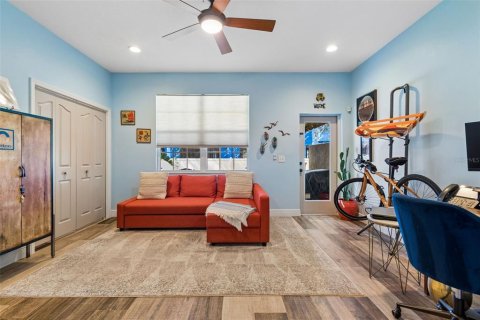 Townhouse in Tampa, Florida 3 bedrooms, 178.93 sq.m. № 2101625 - photo 6