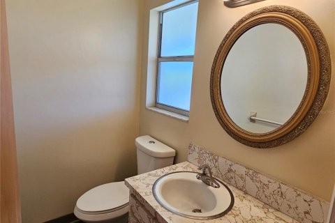 Condo in Venice, Florida, 2 bedrooms  № 2391741 - photo 10