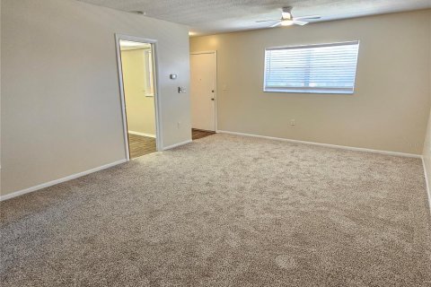 Condo in Venice, Florida, 2 bedrooms  № 2391741 - photo 4