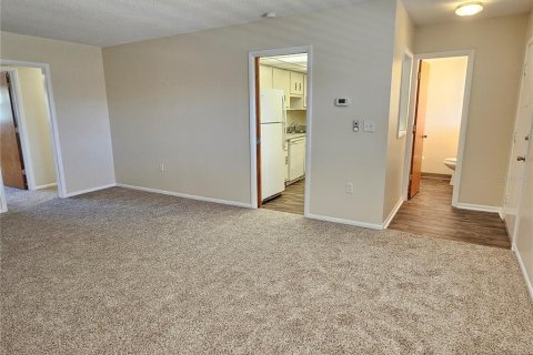 Condo in Venice, Florida, 2 bedrooms  № 2391741 - photo 5