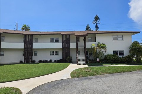 Condo in Venice, Florida, 2 bedrooms  № 2391741 - photo 26