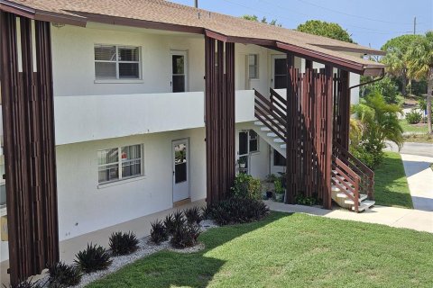 Condo in Venice, Florida, 2 bedrooms  № 2391741 - photo 25