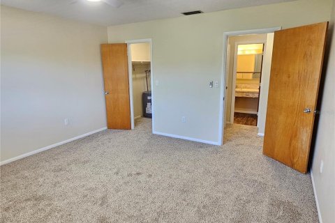 Condo in Venice, Florida, 2 bedrooms  № 2391741 - photo 15