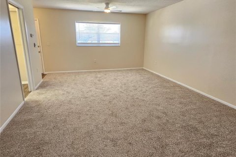 Condo in Venice, Florida, 2 bedrooms  № 2391741 - photo 11