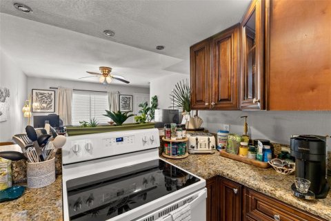 Copropriété à vendre à Tampa, Floride: 2 chambres, 92.34 m2 № 1904318 - photo 13
