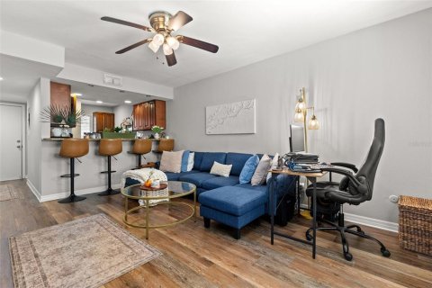 Copropriété à vendre à Tampa, Floride: 2 chambres, 92.34 m2 № 1904318 - photo 4