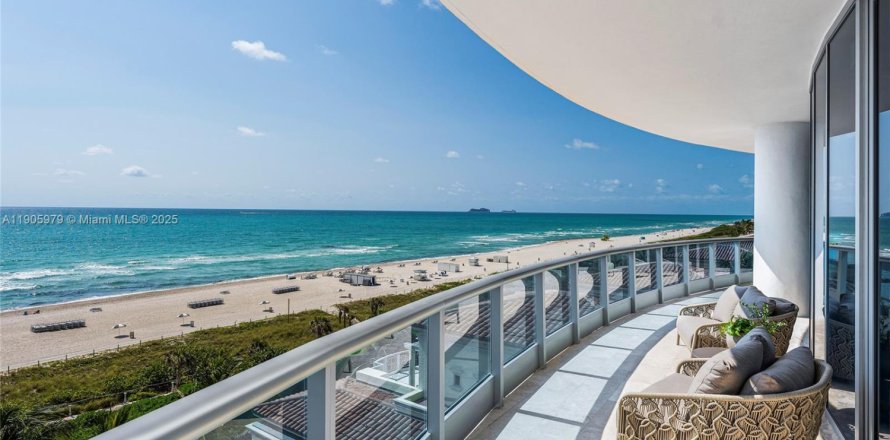 Кондоминиум с 3 спальнями в Майами-Бич, Флорида № 1963180