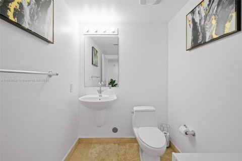 Copropriété à vendre à Miami, Floride: 1 chambre, 91.14 m2 № 1709936 - photo 12
