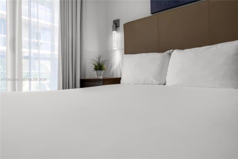 Condominio en venta en Hollywood, Florida, 2 dormitorios, 72.84 m2 № 2000345 - foto 17