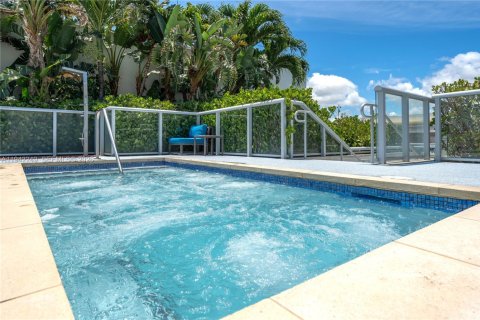 Condominio en venta en Hollywood, Florida, 2 dormitorios, 72.84 m2 № 2000345 - foto 30