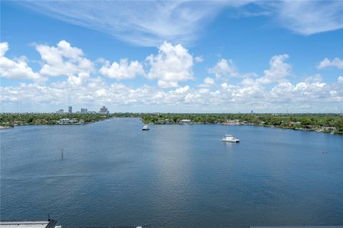 Condominio en venta en Hollywood, Florida, 2 dormitorios, 72.84 m2 № 2000345 - foto 26