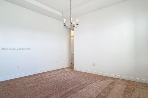 House in Ave Maria, Florida 5 bedrooms, 392.6 sq.m. № 1962114 - photo 8