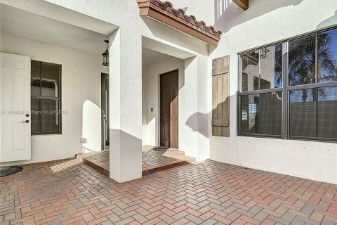 House in Ave Maria, Florida 5 bedrooms, 392.6 sq.m. № 1962114 - photo 4