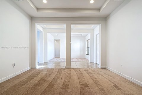 House in Ave Maria, Florida 5 bedrooms, 392.6 sq.m. № 1962114 - photo 13