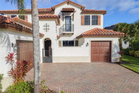 House in Ave Maria, Florida 5 bedrooms, 392.6 sq.m. № 1962114 - photo 2