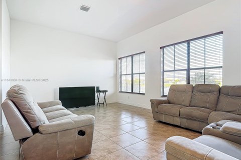 House in Ave Maria, Florida 5 bedrooms, 392.6 sq.m. № 1962114 - photo 24